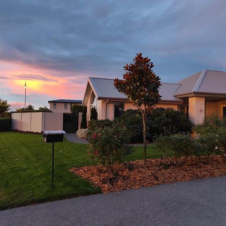 Courtenay B & B Kaiapoi Екстер'єр фото